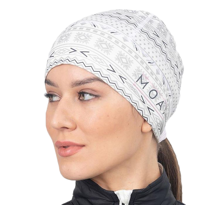 Шапка MOAX Tista Pony Tail с отверстием (белый)
